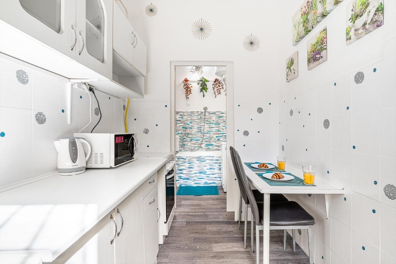 Sunny Dots Apartment - Free Parking! Budapest Exteriör bild